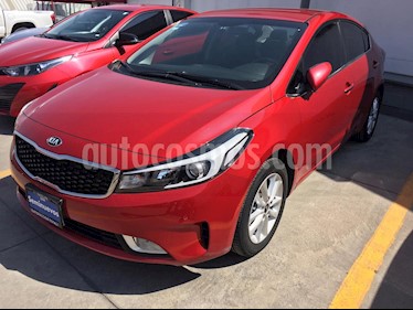 Kia Forte EX usado (2018) color Rojo precio $219,000