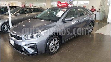 foto Kia Forte LX Aut usado (2020) color Gris precio $324,900