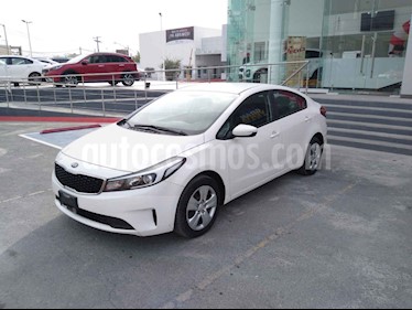 foto Kia Forte L usado (2017) color Blanco precio $190,000