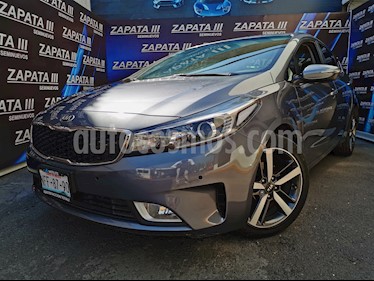 Kia Forte SX Aut usado (2017) color Gris Metalico precio $270,000