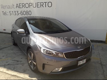 foto Kia Forte SX Aut usado (2018) color Gris Metálico precio $285,000
