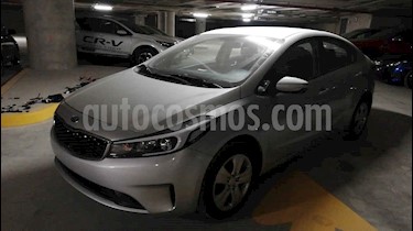 foto Kia Forte L Aut usado (2018) color Plata precio $175,000