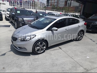 foto Kia Forte HB SX usado (2016) color Plata precio $230,000