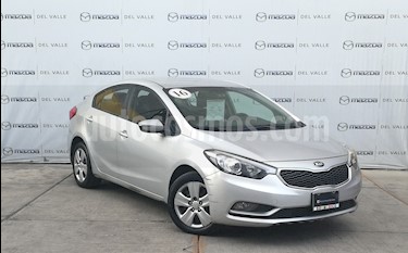 Kia Forte LX usado (2016) color Plata precio $210,000