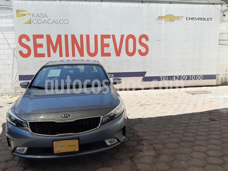 foto Kia Forte LX usado (2017) color Gris Oscuro precio $225,000