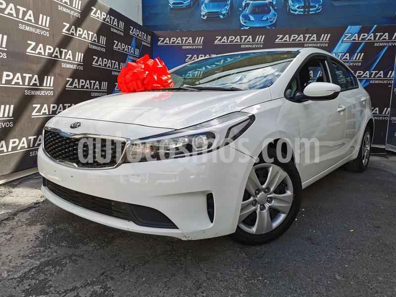 Foto Kia Forte EX usado (2018) color Blanco precio $215,000