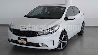 foto Kia Forte SX Aut usado (2018) color Blanco precio $308,000