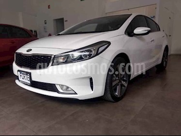 foto Kia Forte SX Aut usado (2018) color Blanco precio $289,000