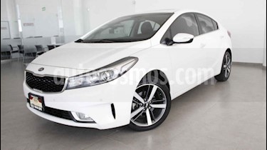 foto Kia Forte SX Aut usado (2017) color Blanco precio $253,000