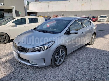 Foto venta Auto usado Kia Forte SX Aut (2017) color Plata precio $289,000