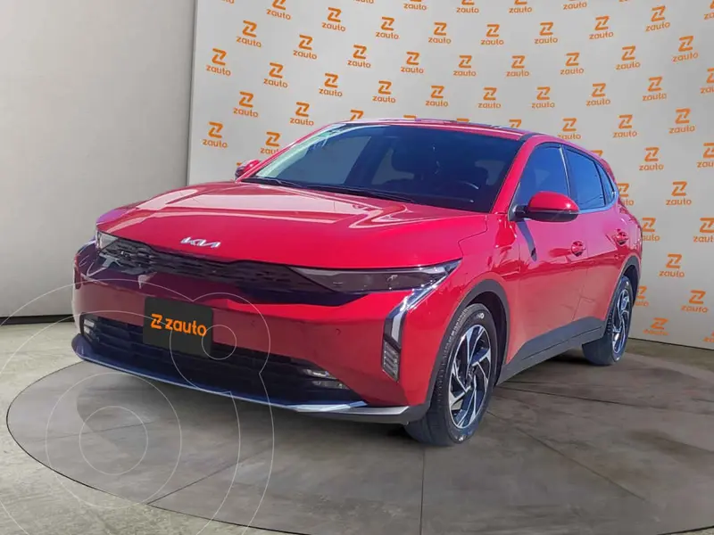 Foto Kia K3 Hatchback EX Pack usado (2025) color Blanco precio $361,900