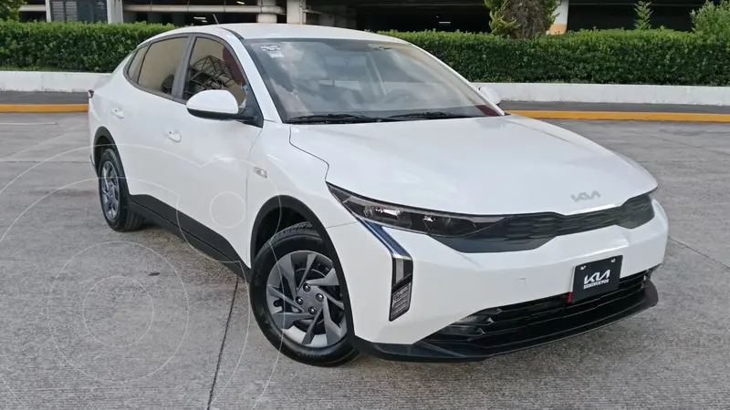 Foto Kia K3 L usado (2025) color Blanco financiado en mensualidades(enganche $61,514 mensualidades desde $7,078)