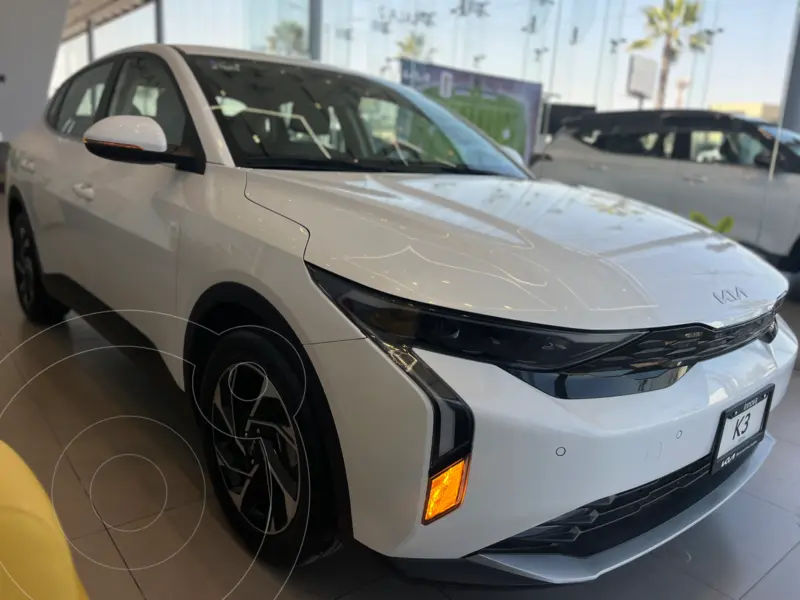 Foto Kia K3 EX Pack usado (2024) color Blanco Nieve Perla precio $363,000