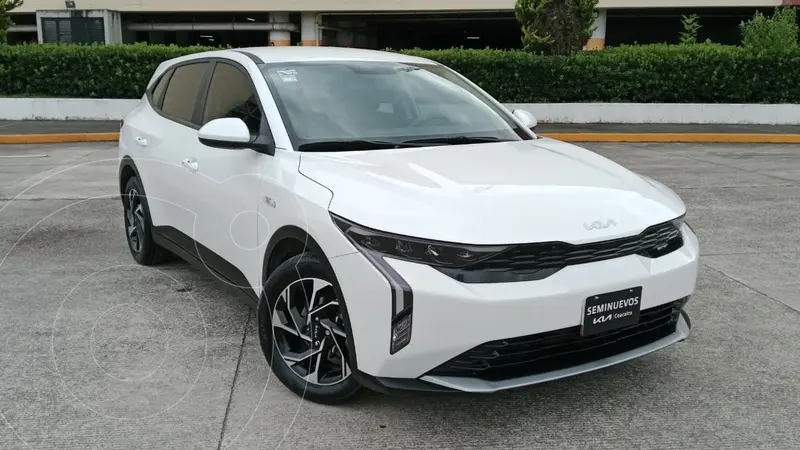 Foto Kia K3 EX Aut usado (2025) color Blanco financiado en mensualidades(enganche $79,754 mensualidades desde $9,177)