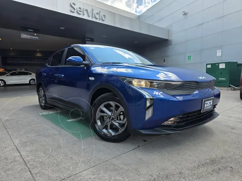 Foto Kia K3 LX Aut usado (2024) color Azul precio $315,000