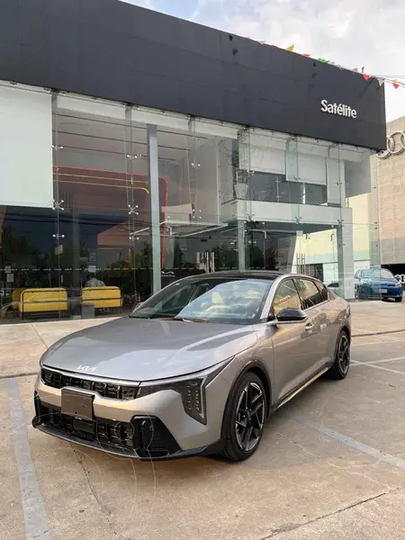 Foto Kia K4 Sedan GT Line Turbo Aut usado (2026) color Gris precio $540,000