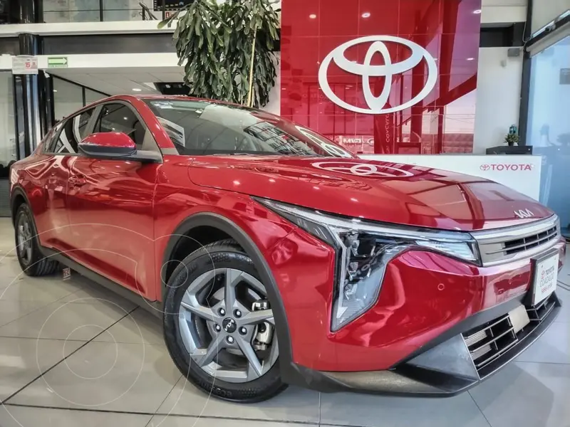 Foto Kia K4 Sedan LX usado (2025) color Rojo financiado en mensualidades(enganche $150,062 mensualidades desde $6,447)