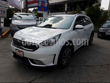 Foto Kia Niro 1.6L GDI EX usado (2017) color Blanco precio $378,000