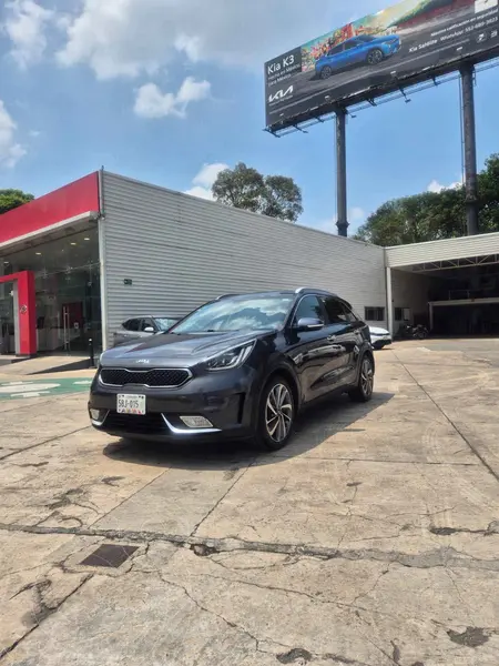 Foto Kia Niro 1.6L GDI EX usado (2019) color Gris precio $309,000
