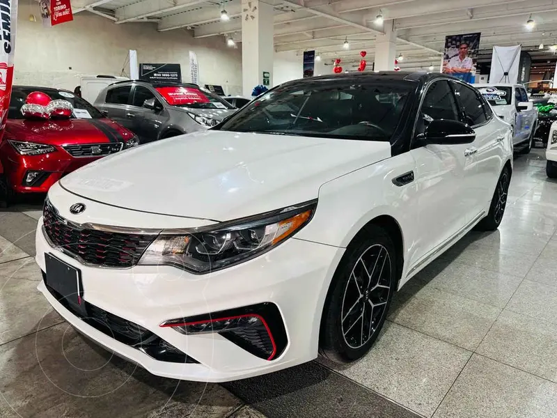 Foto Kia Optima 2.0L Turbo SXL usado (2020) color Blanco precio $325,000