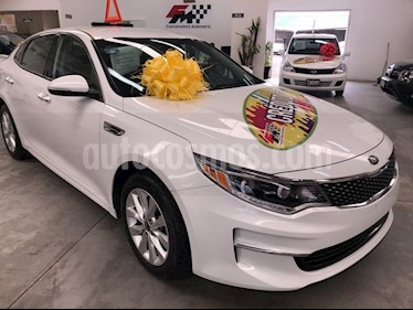 foto Kia Optima 2.4L GDI EX usado (2018) color Blanco precio $349,000