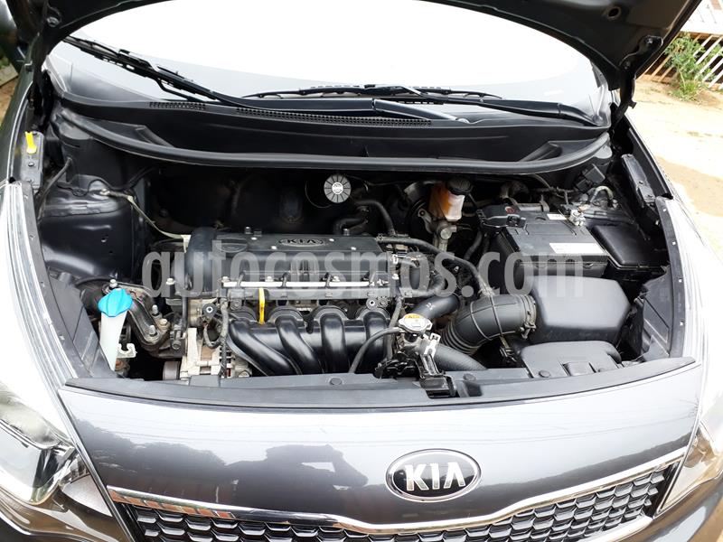 foto Kia Rio 4 1.4L EX DAB usado (2016) color Gris precio $6.500.000