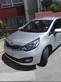 foto Kia Rio 4 EX 1.4L Full usado (2014) color Plata precio $5.590.000