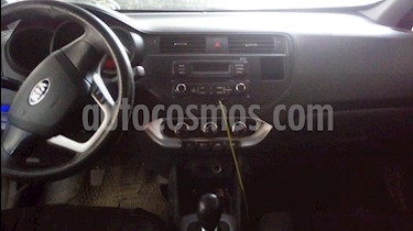 foto Kia Rio 5 1.4L EX Aut usado (2015) color Negro precio $6.000.000