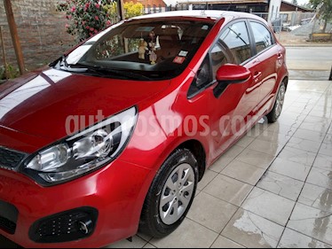 foto Kia Rio 5 1.4L EX usado (2014) color Rojo precio $5.600.000