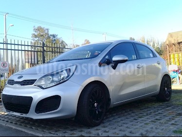Kia Rio 5 EX 1.4L usado (2015) color Plata precio $5.000.000