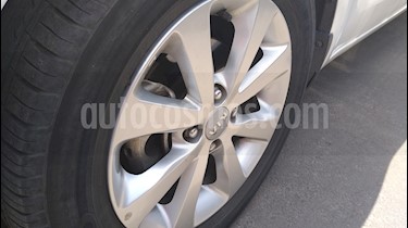 foto Kia Rio 5 EX 1.4L Plus usado (2012) color Blanco precio $5.000.000