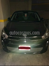 foto Kia Rio Hatchback EX Aut usado (2017) color Negro Perla precio $180,000