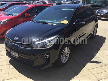 foto Kia Rio Hatchback EX Aut usado (2018) color Negro precio $238,000