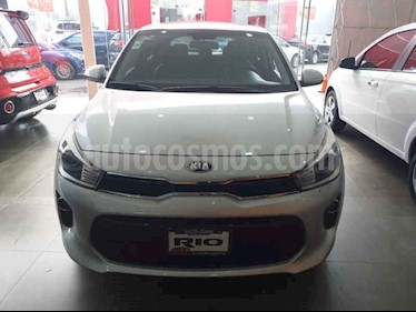 foto Kia Rio Hatchback EX Pack Aut usado (2018) color Plata precio $255,000