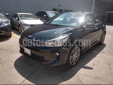 foto Kia Rio Hatchback EX Pack Aut usado (2019) color Negro precio $305,000