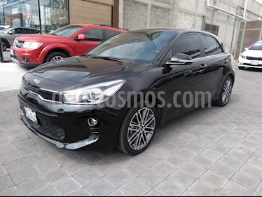 foto Kia Rio Hatchback EX Pack Aut usado (2018) color Negro Perla precio $270,000