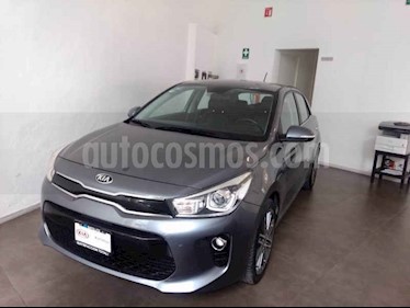 Foto Kia Rio Hatchback EX Pack Aut usado (2019) color Gris precio $305,000