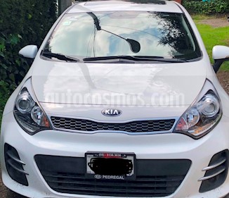 Kia Rio Hatchback EX usado (2017) color Blanco precio $171,500