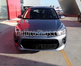 Foto Kia Rio Hatchback EX usado (2018) color Gris Urbano precio $245,000