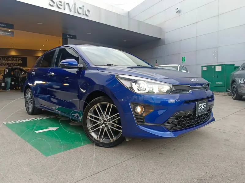 Foto Kia Rio Hatchback EX Pack Aut usado (2023) color Azul precio $310,000