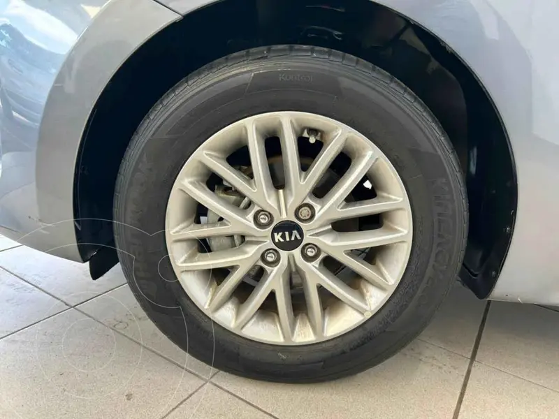kia rio-hatchback