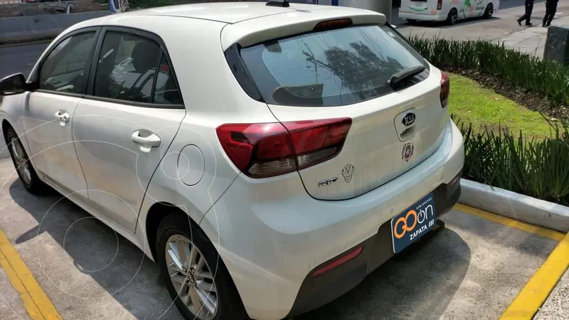 kia rio-hatchback
