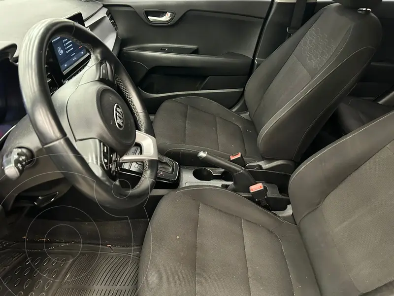 Foto Kia Rio Hatchback LX Aut usado (2021) color Azul financiado en mensualidades(enganche $102,410 mensualidades desde $4,469)