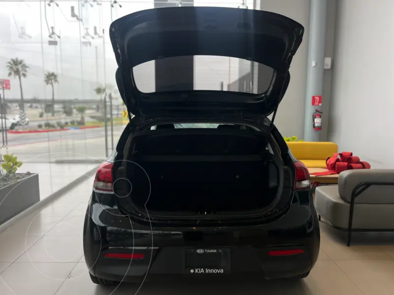 kia rio-hatchback