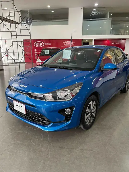 Foto Kia Rio Hatchback LX usado (2022) color Azul financiado en mensualidades(enganche $68,531 mensualidades desde $6,087)