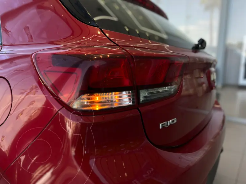 kia rio-hatchback