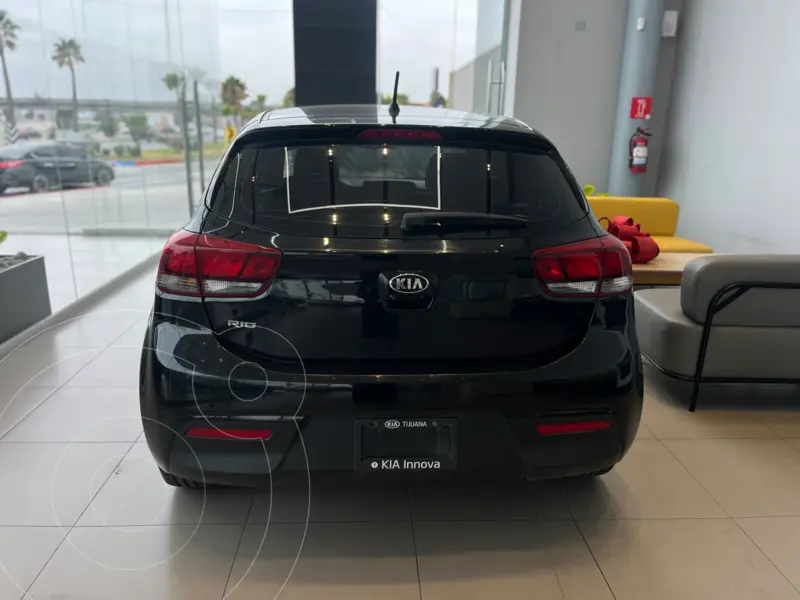 kia rio-hatchback