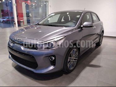 foto Kia Rio Hatchback EX usado (2020) color Gris precio $307,000