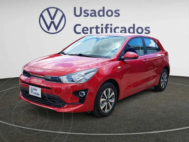 Foto Kia Rio Hatchback LX Aut usado (2022) color Rojo financiado en mensualidades(enganche $73,275 mensualidades desde $5,606)
