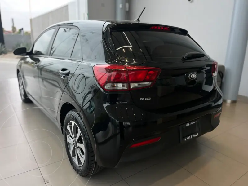 kia rio-hatchback